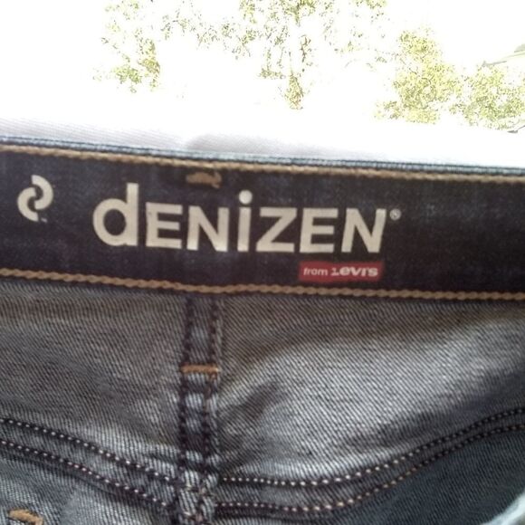 Levi's skirt - Picture 2 of 6